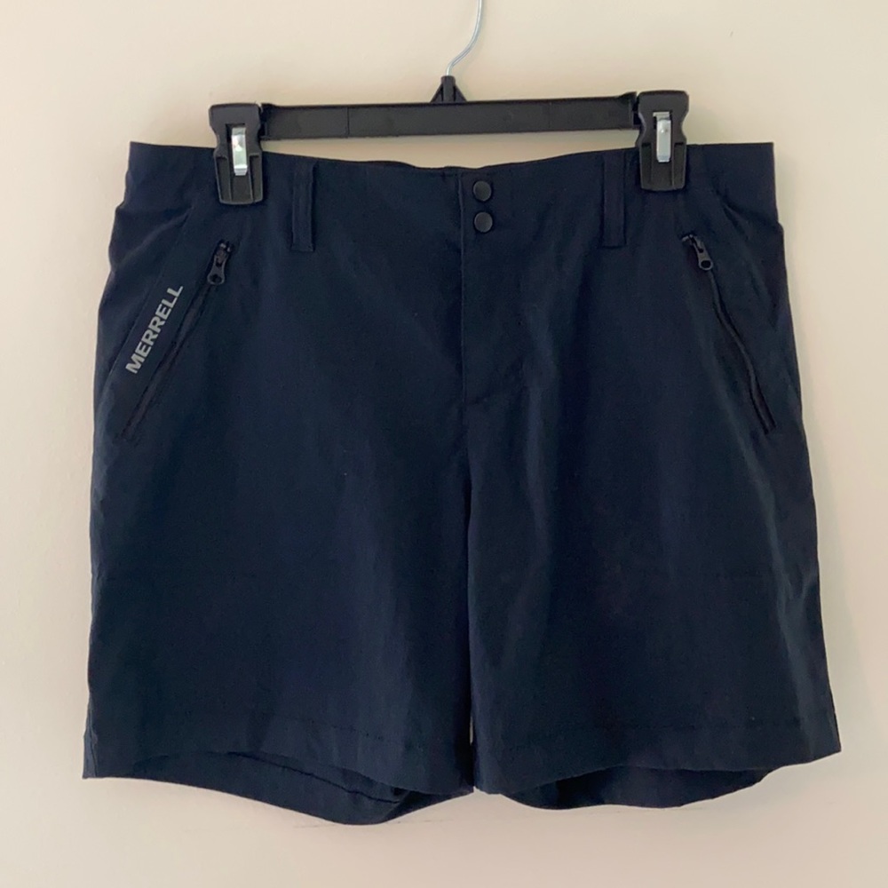 Merrell Black shorts size 10